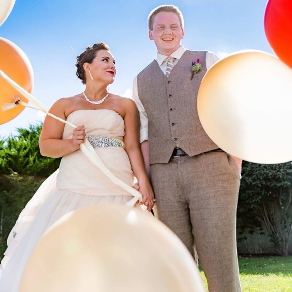 Vera Wang Blush Wedding Dress - Picture 8 of 8